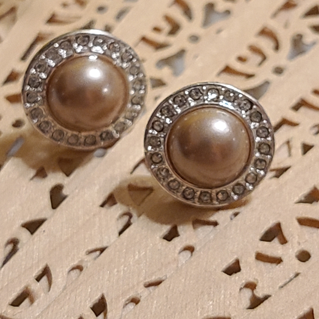 Vintage Ladies Earrings For Sale
